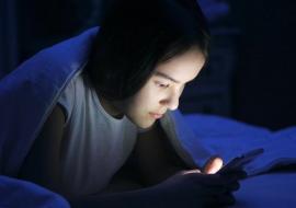 Plus de 3 heures de réseaux sociaux par jour perturbent le sommeil des ados